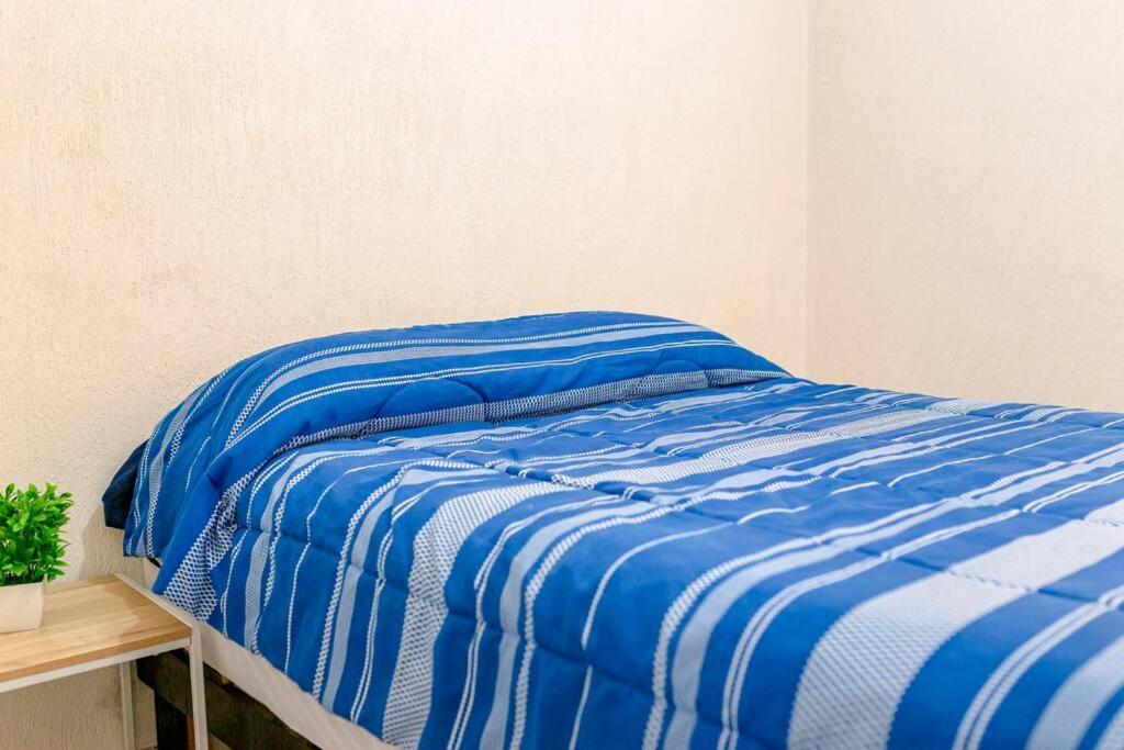 Apartment Cozy Oasis: 2-bedroom W/ Pool *